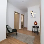 Luxury And Suites, Ideal For Tourists Hostel