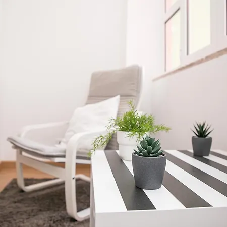 Hostal Luxury And Suites, Ideal For Tourists Lisboa