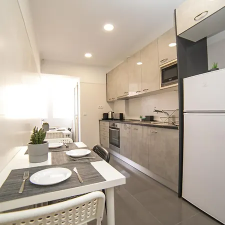 Luxury And Suites, Ideal For Tourists Hostel