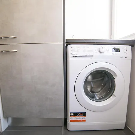 Luxury And Suites, Ideal For Tourists Hostel *