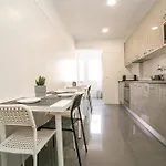 Hostel Luxury And Suites, Ideal For Tourists